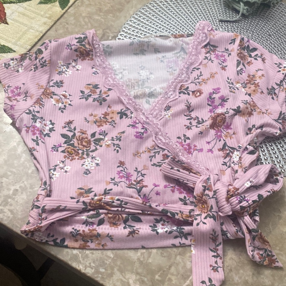 Floral pink top